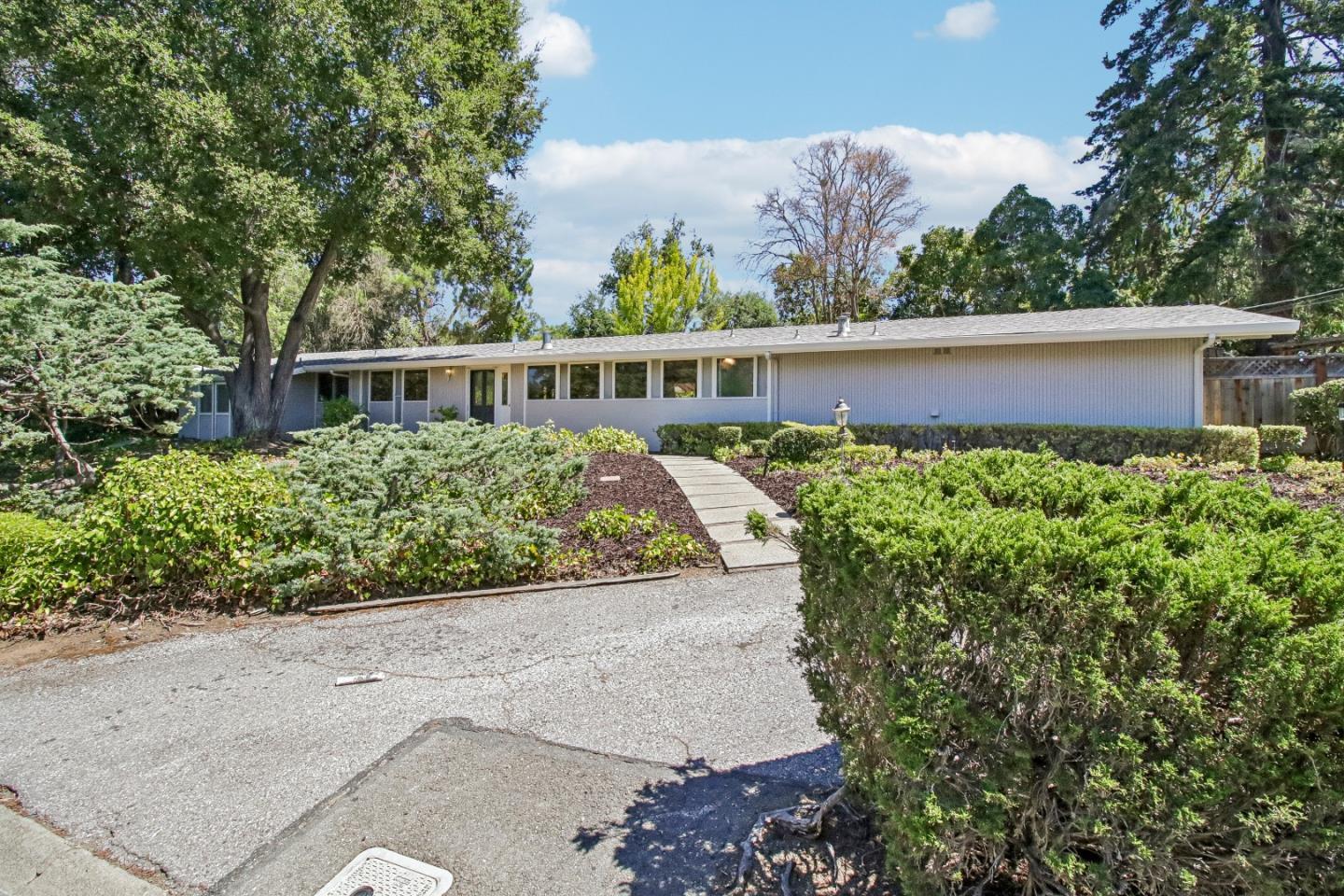 18570 Montpere Way, Saratoga, CA