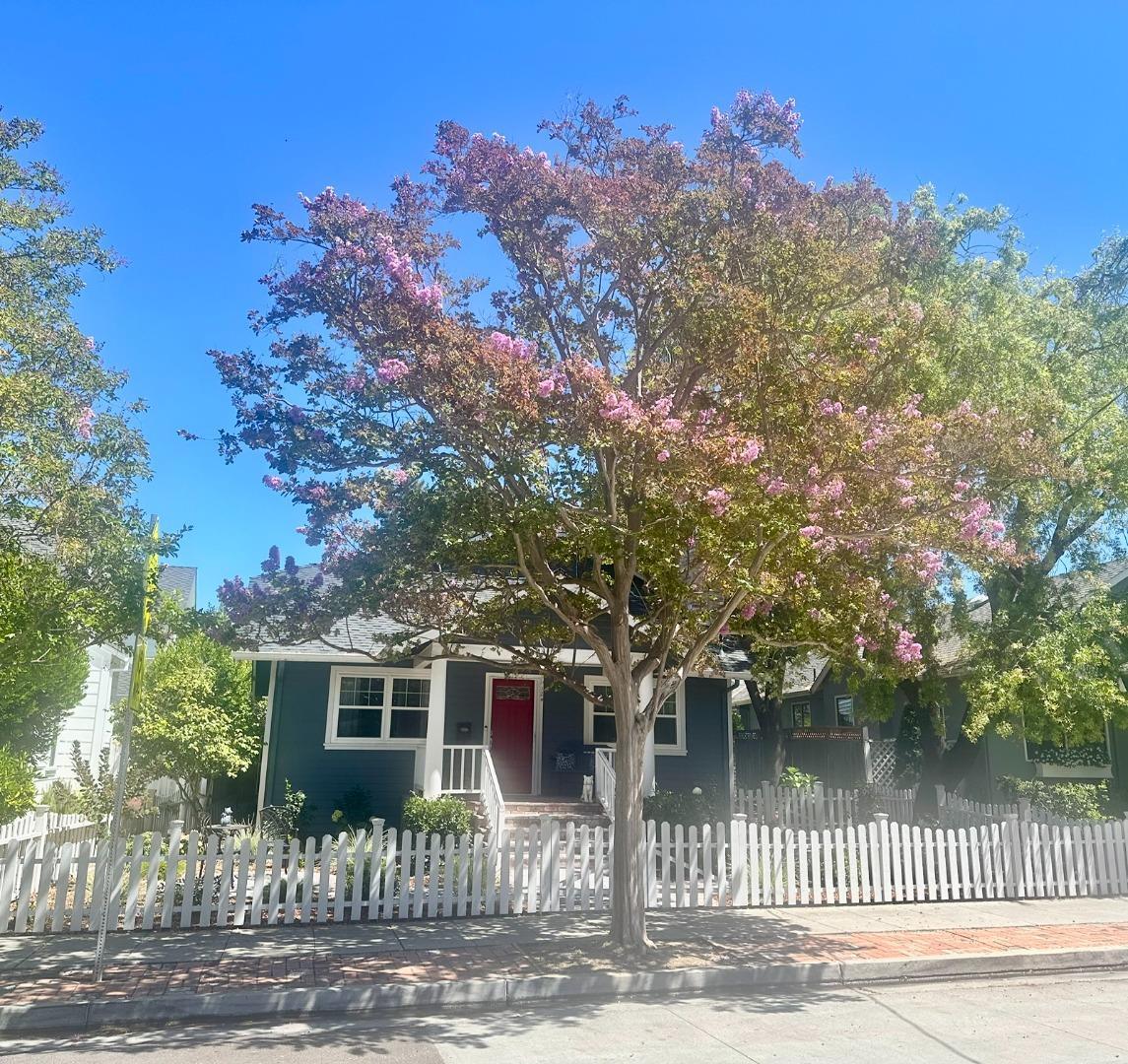124 Massol Avenue, Los Gatos
