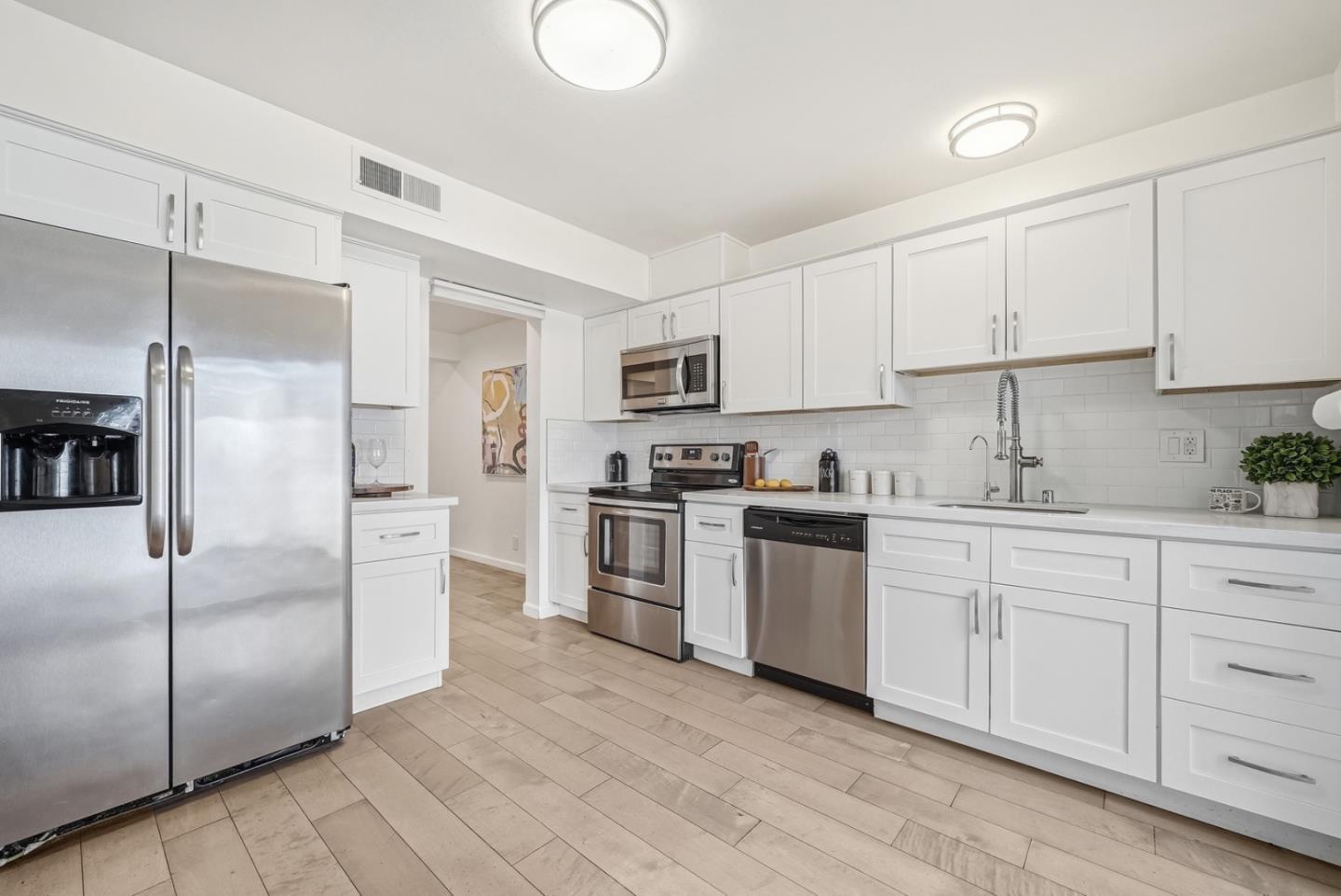 19124 Vineyard Lane photo 9