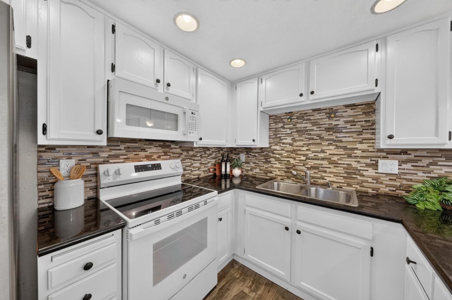 131 Union Avenue #H photo 8