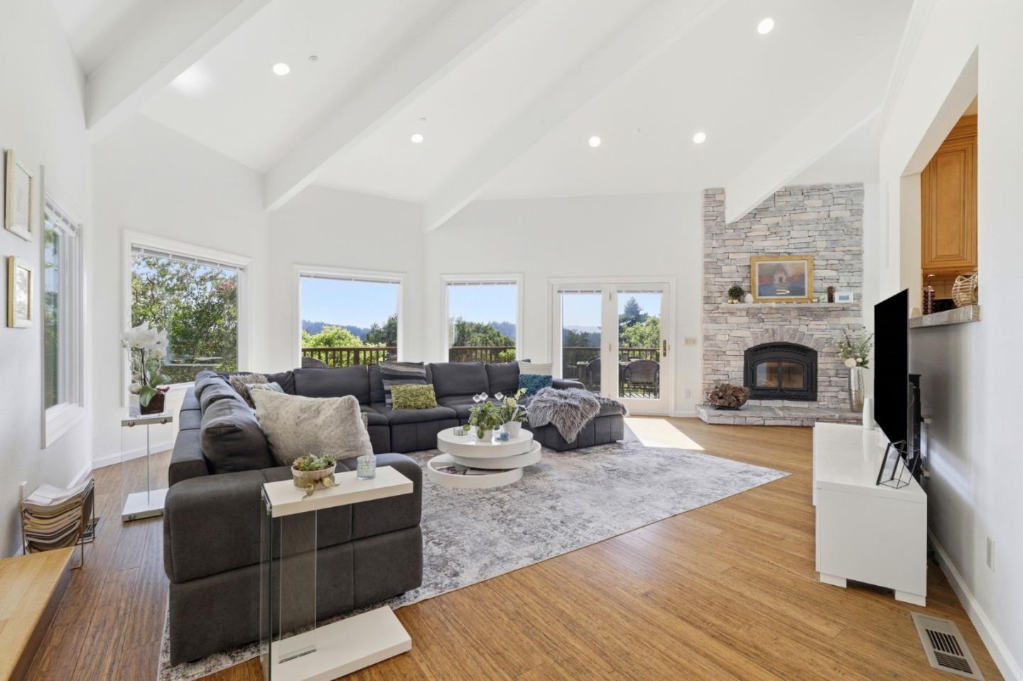 16095 Redwood Lodge Road photo 5