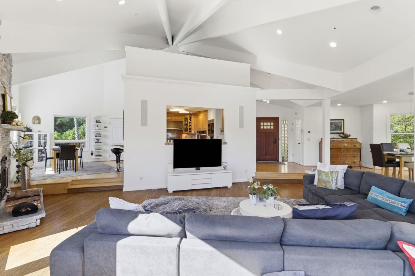 16095 Redwood Lodge Road photo 6