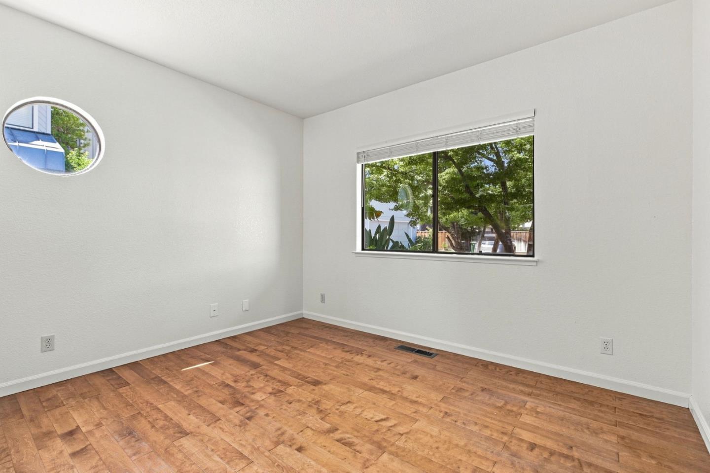 452 W Sunnyoaks Avenue photo 20