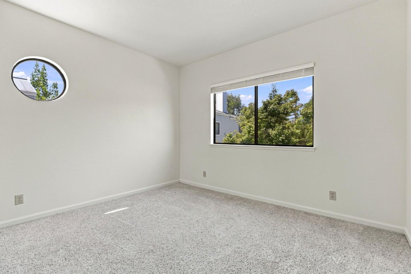 452 W Sunnyoaks Avenue photo 24
