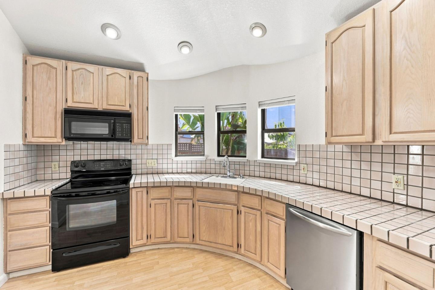 452 W Sunnyoaks Avenue photo 8