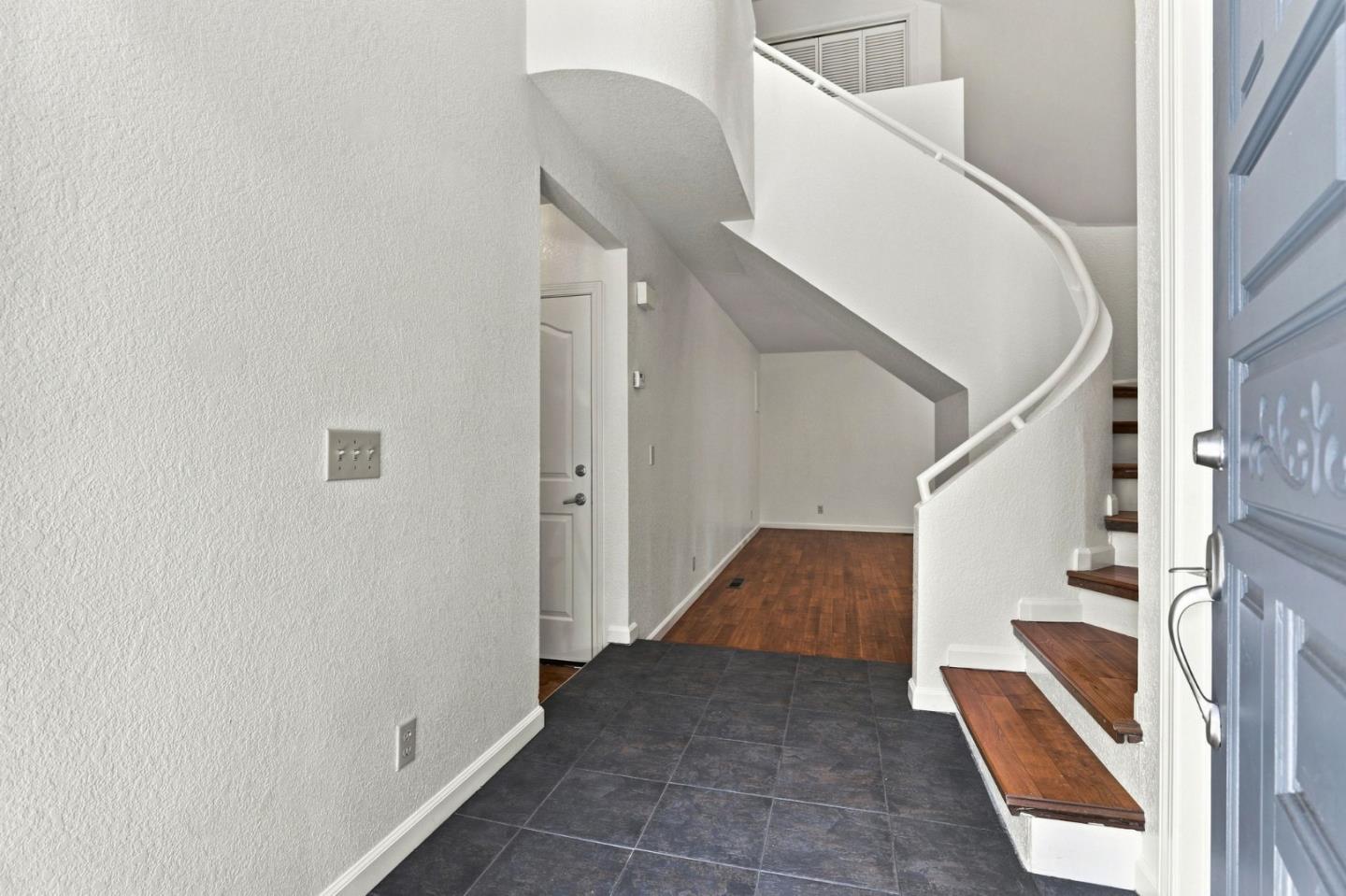452 W Sunnyoaks Avenue photo 9
