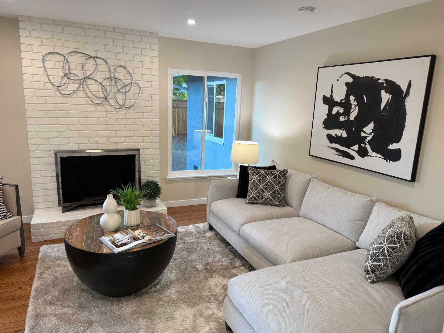 381 Manchester Avenue photo 3