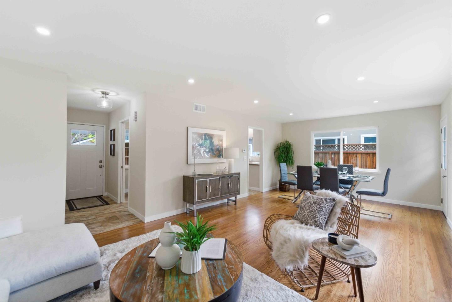 381 Manchester Avenue photo 4