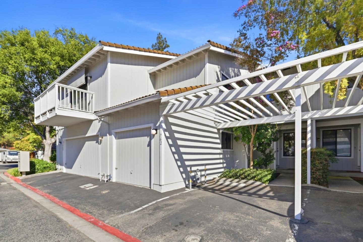 762 Pollard Road photo 3