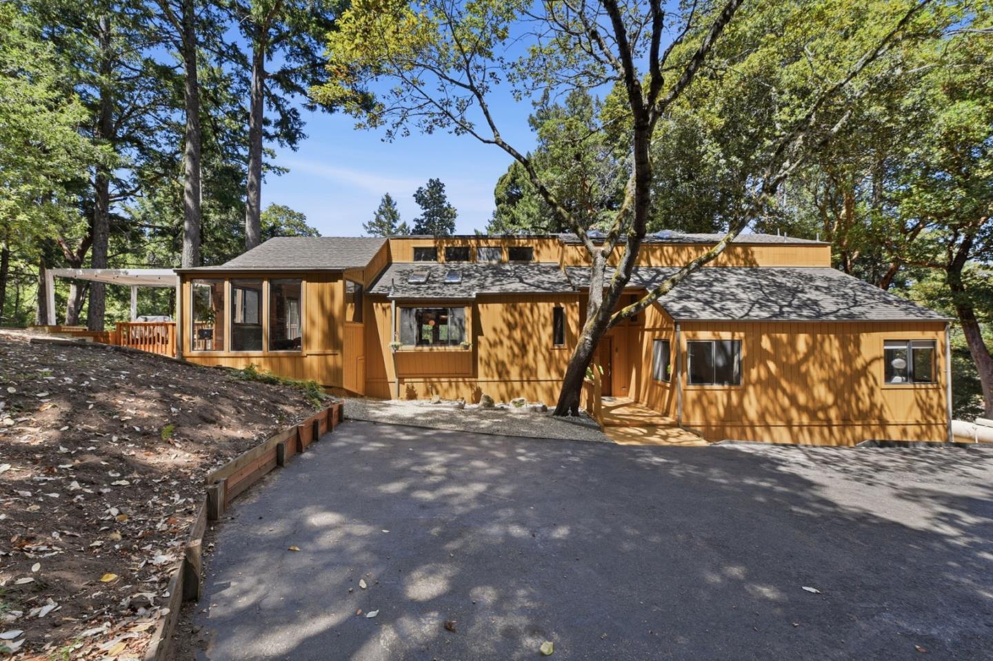 22163 Miller Ridge Road, Los Gatos, from the MLS listing