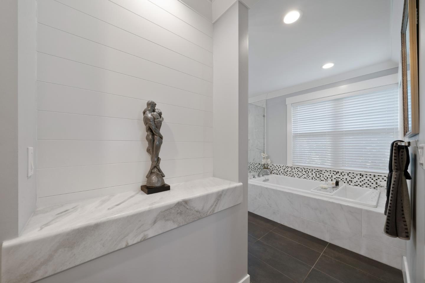 1052 Mcbain Avenue photo 83