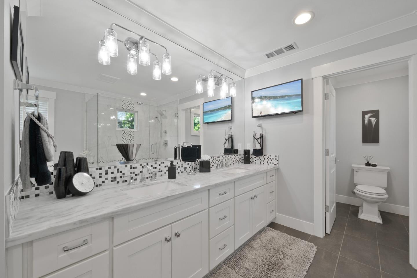 1052 Mcbain Avenue photo 87
