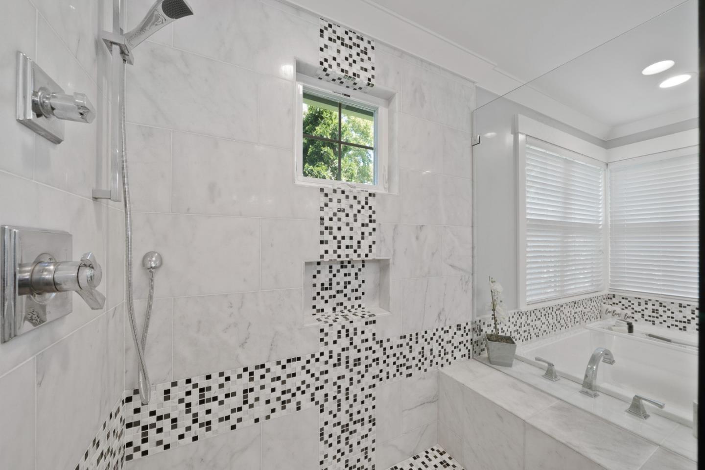 1052 Mcbain Avenue photo 93