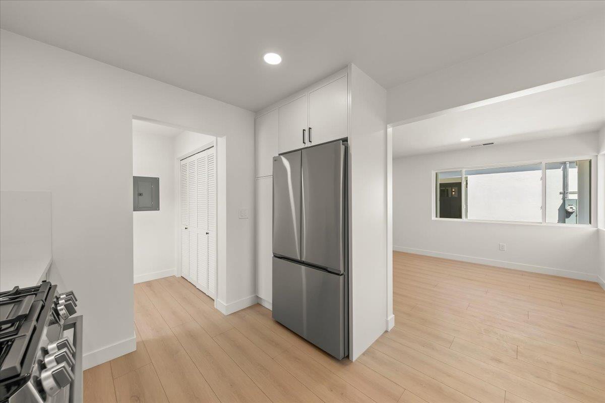 381 N Leigh Avenue photo 28