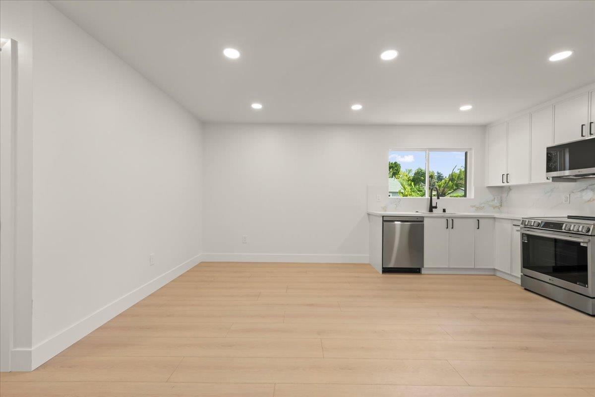 381 N Leigh Avenue photo 43