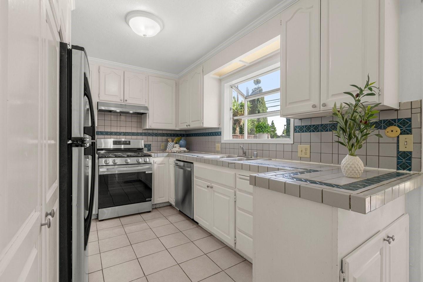 1340 Sharp Avenue photo 11