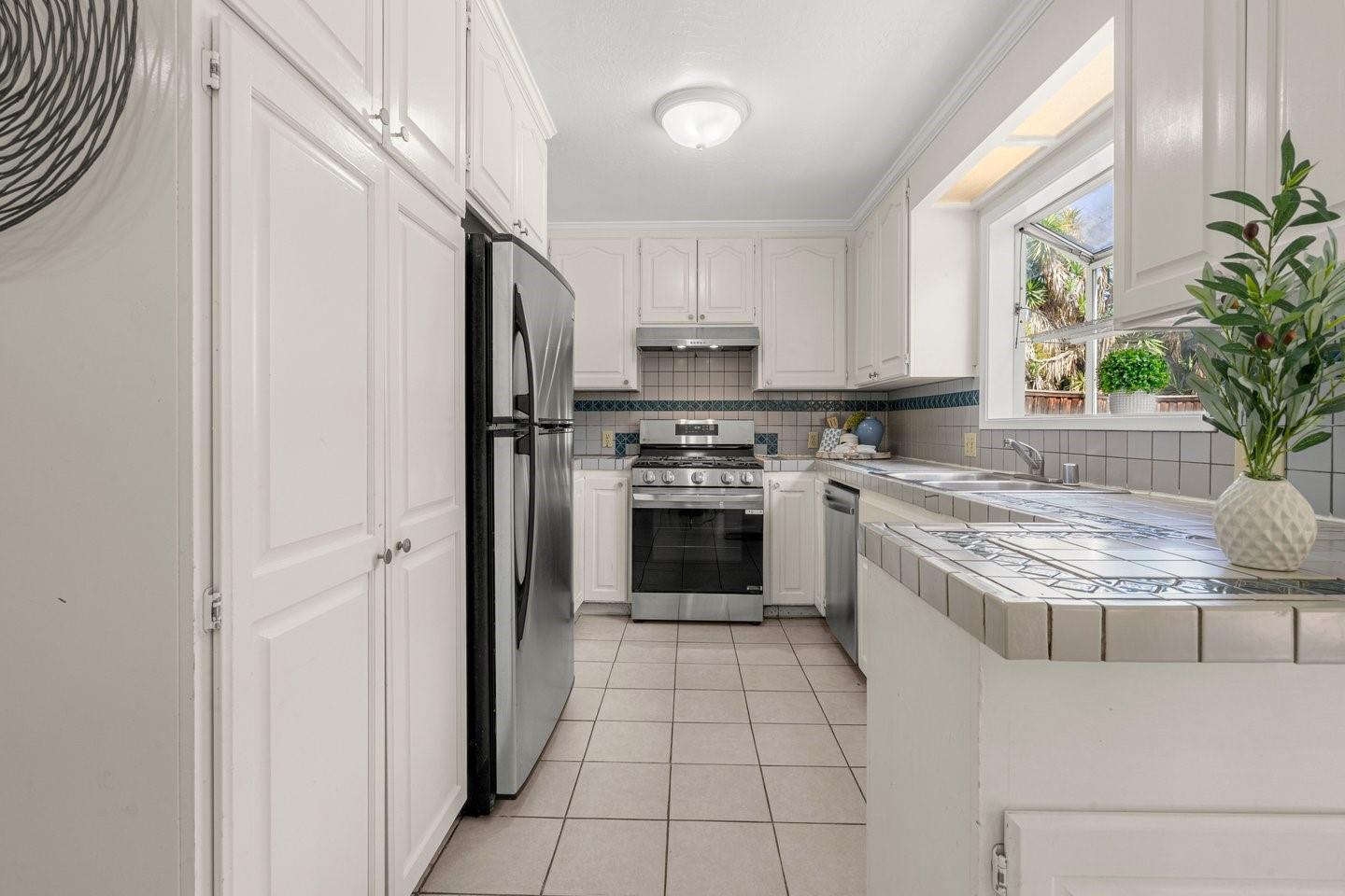 1340 Sharp Avenue photo 12