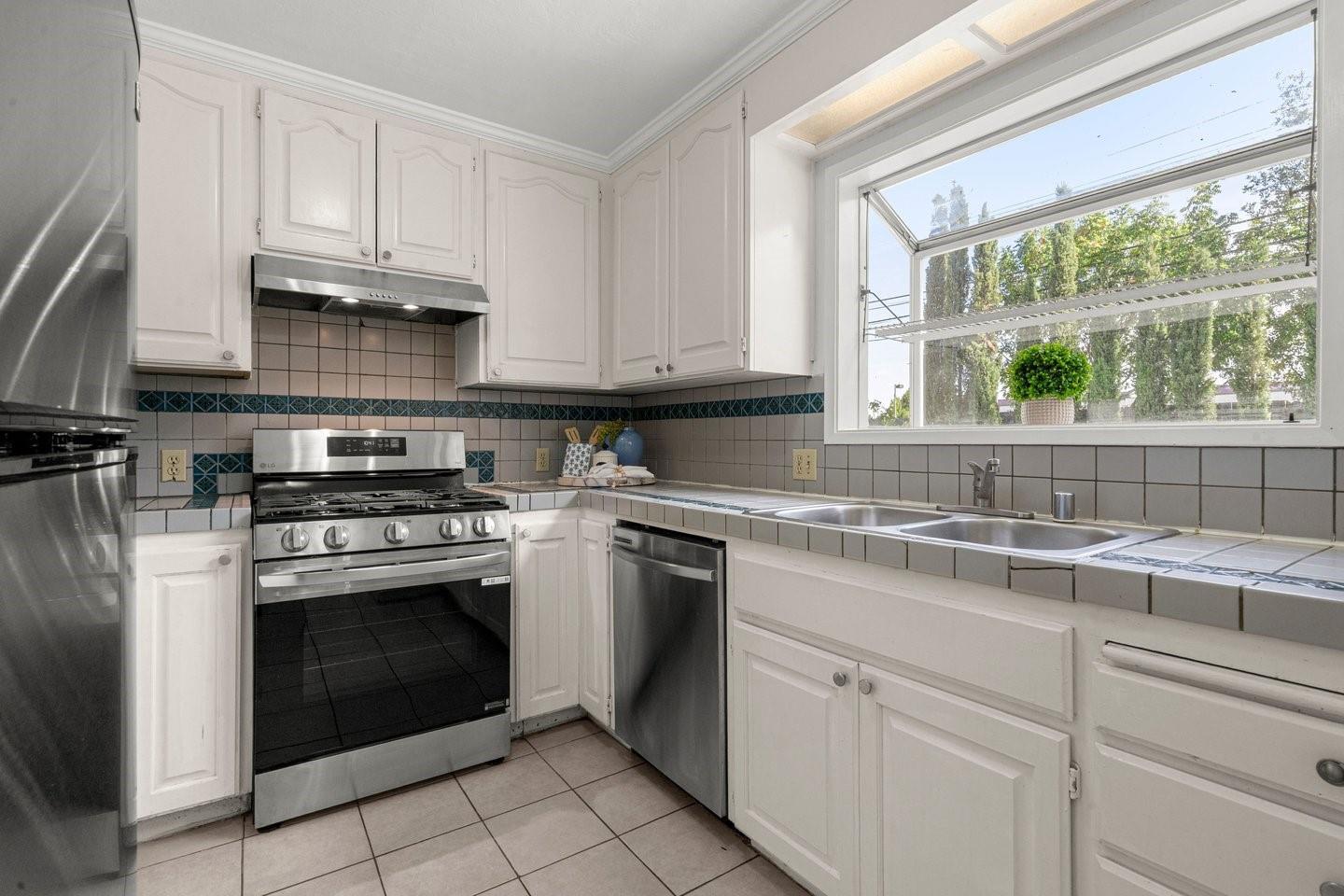 1340 Sharp Avenue photo 13