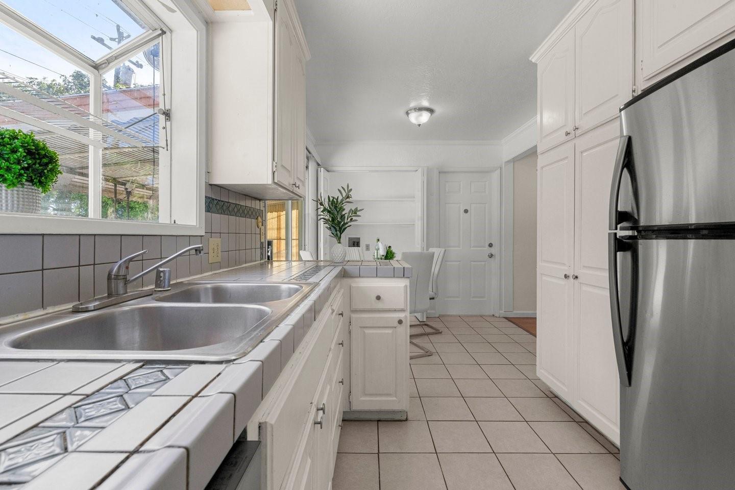 1340 Sharp Avenue photo 14