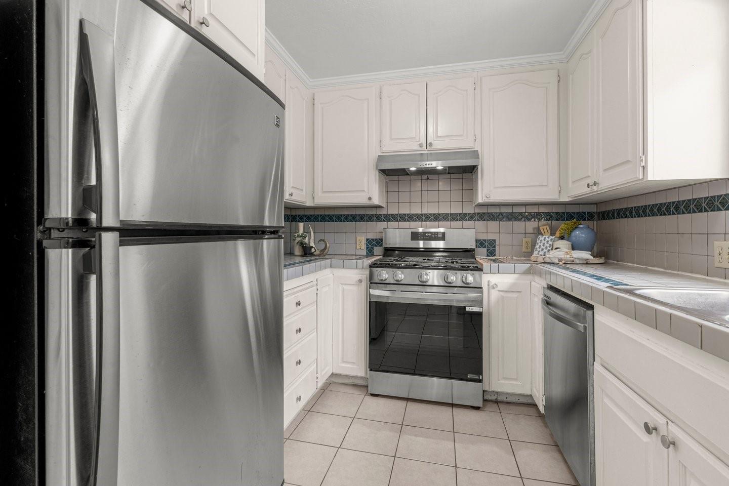 1340 Sharp Avenue photo 15