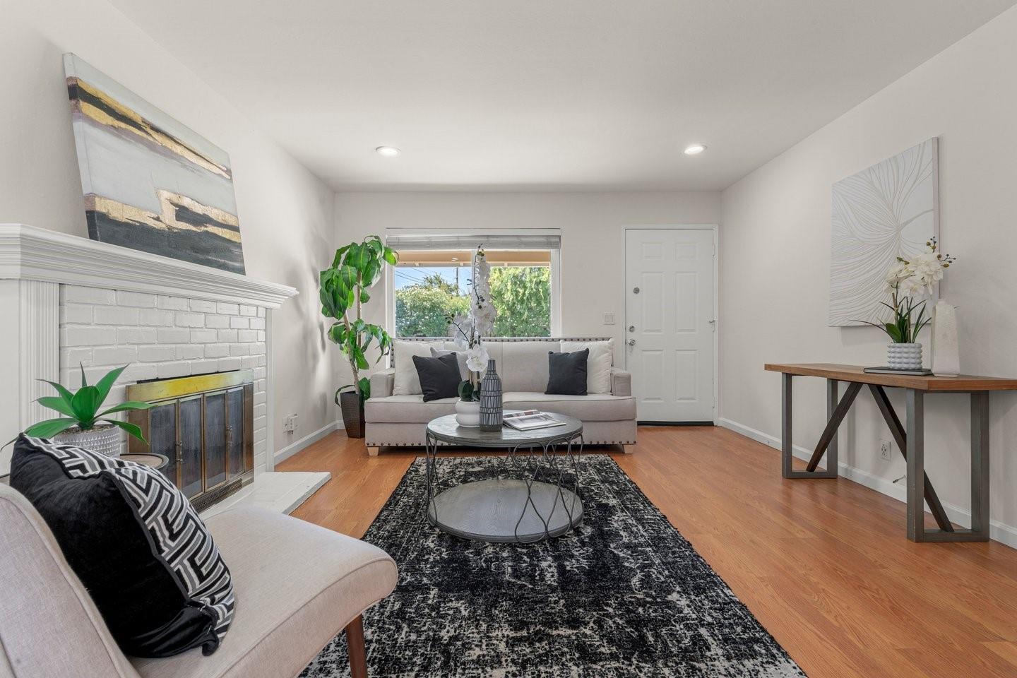 1340 Sharp Avenue photo 4