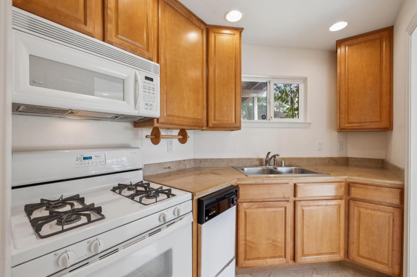 590 Miramar Drive photo 50