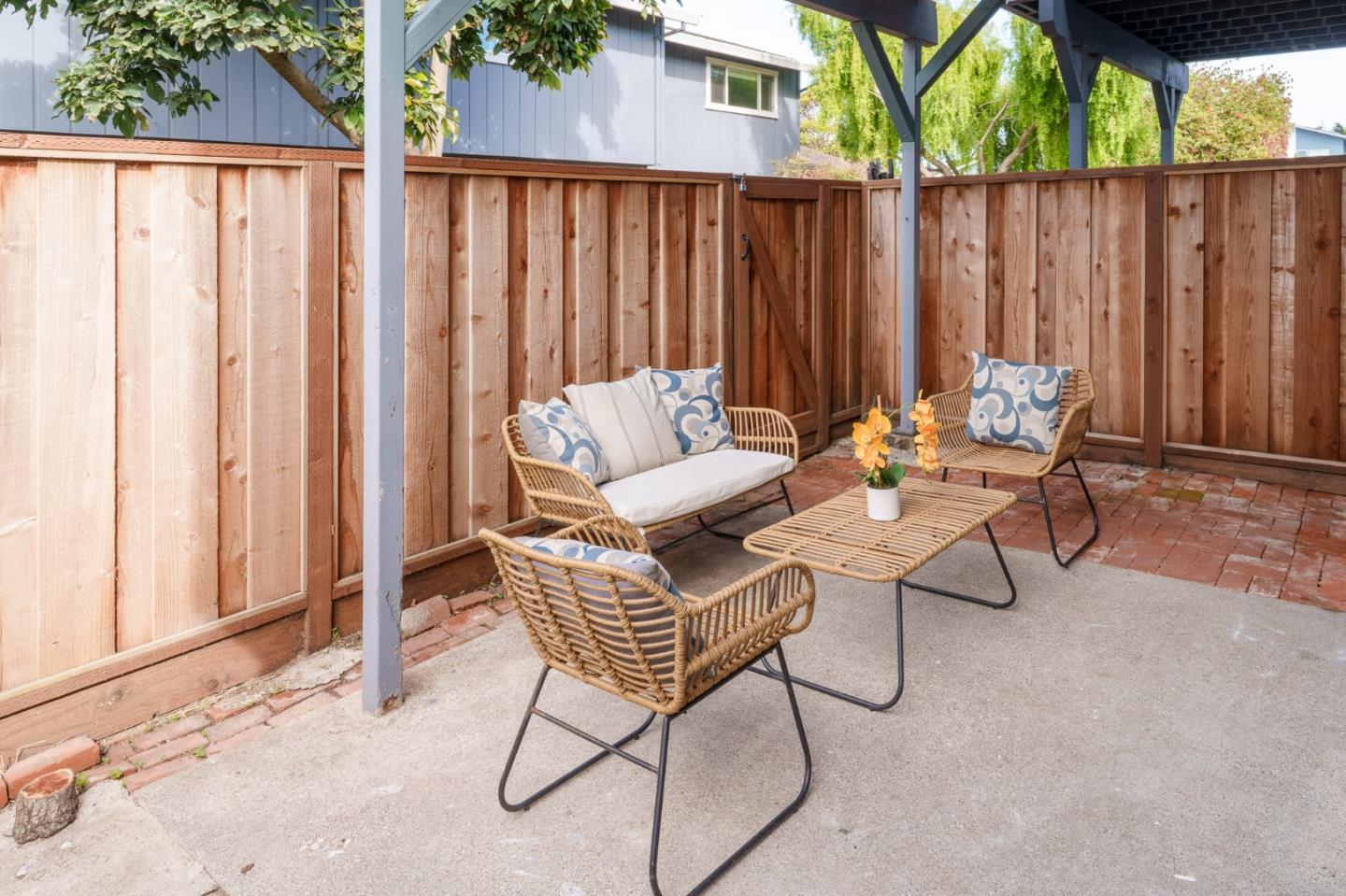 1044 Suzanne Court photo 14