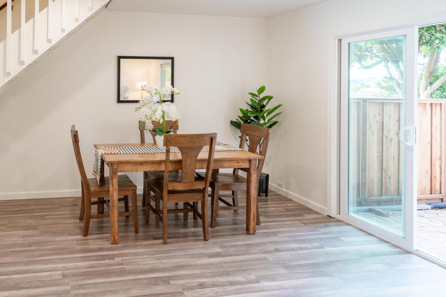1044 Suzanne Court photo 29