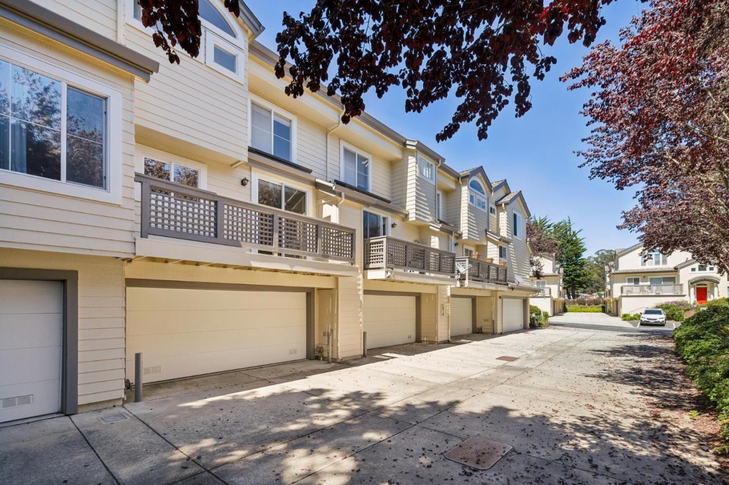 5 Erin Lane photo 2