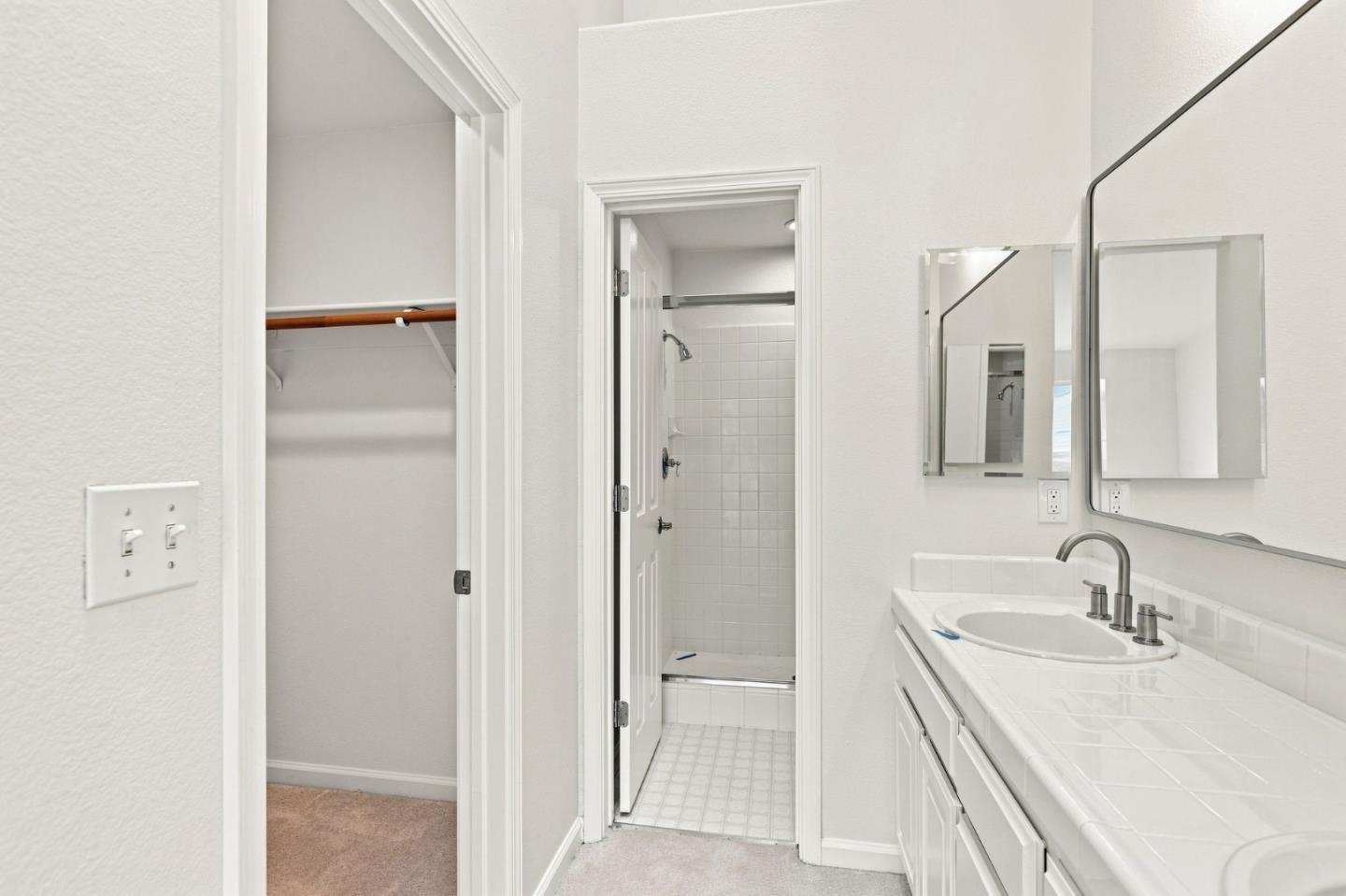 34 Erin Lane photo 25
