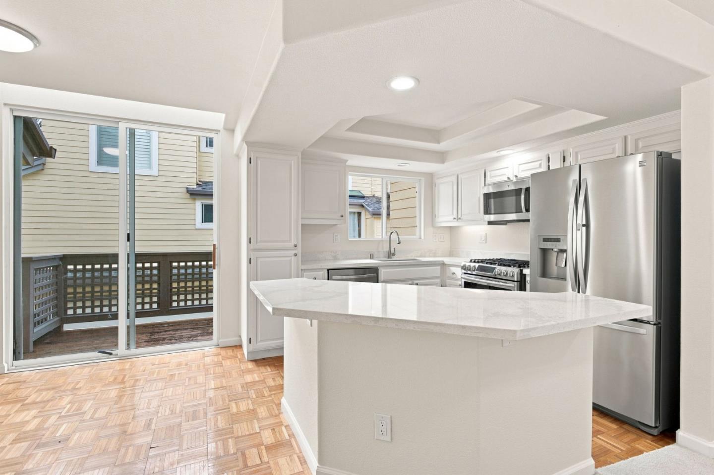 34 Erin Lane photo 40