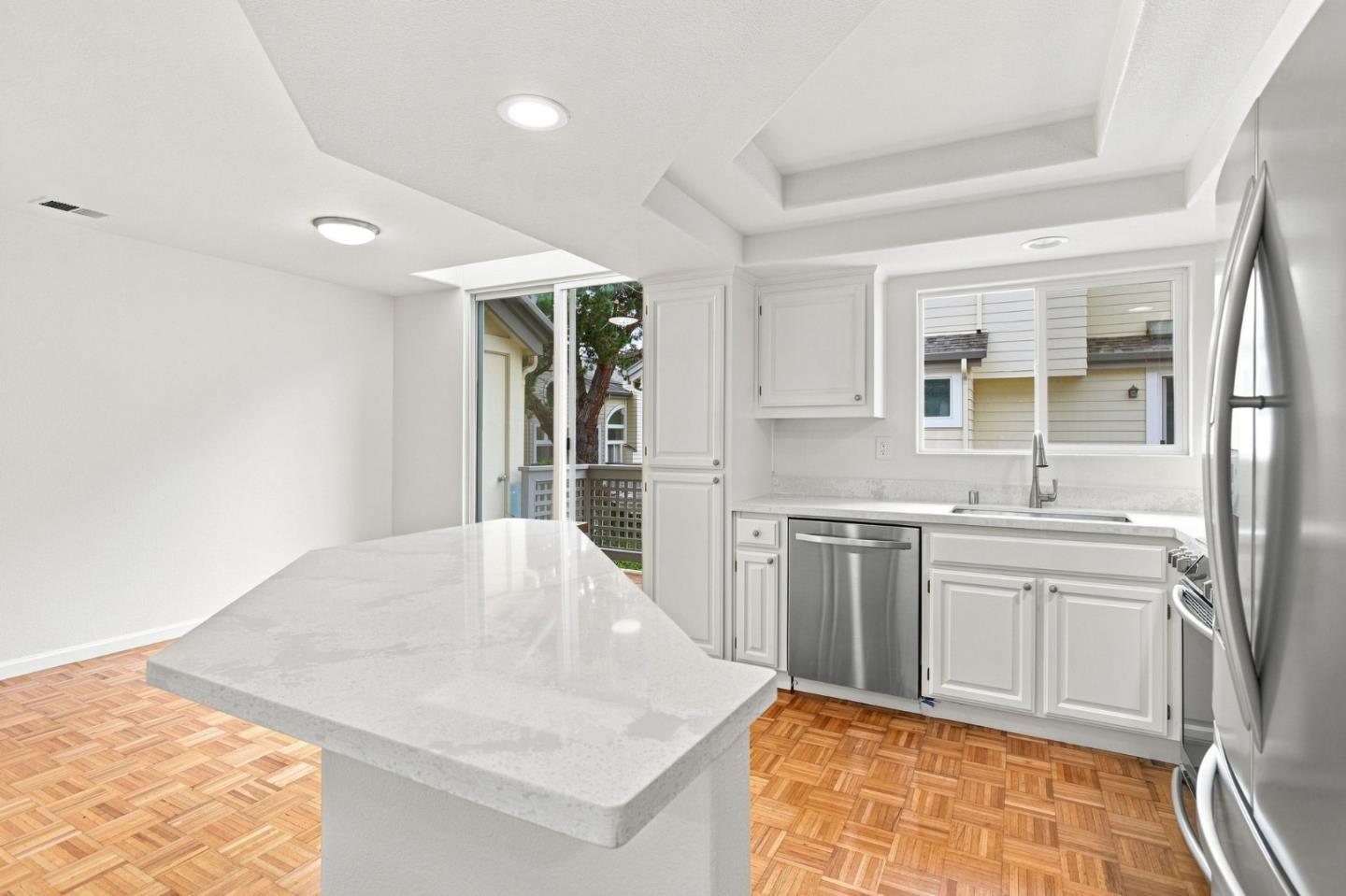 34 Erin Lane photo 41