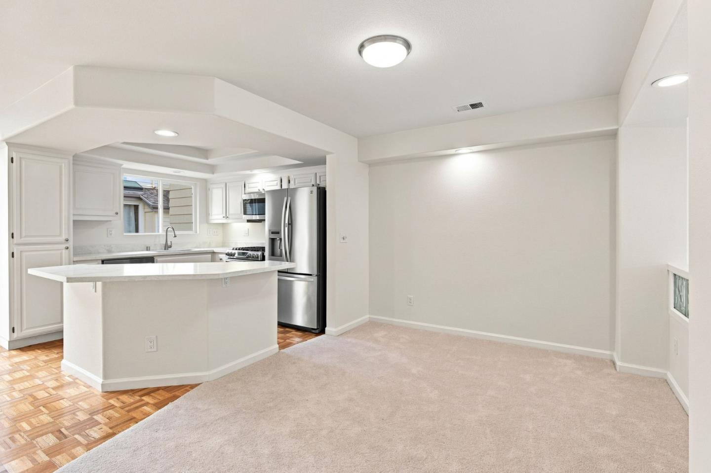 34 Erin Lane photo 46