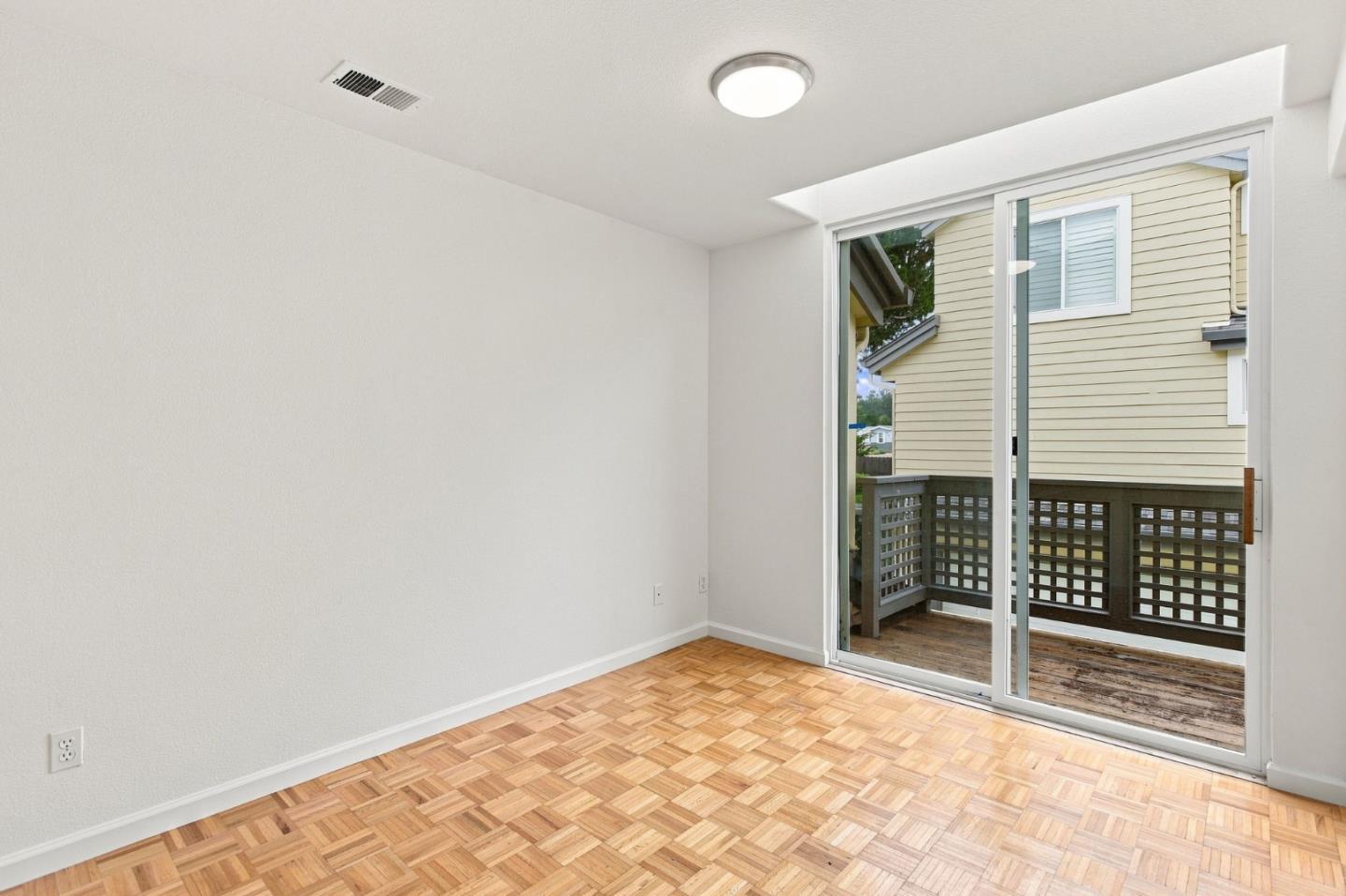 34 Erin Lane photo 48