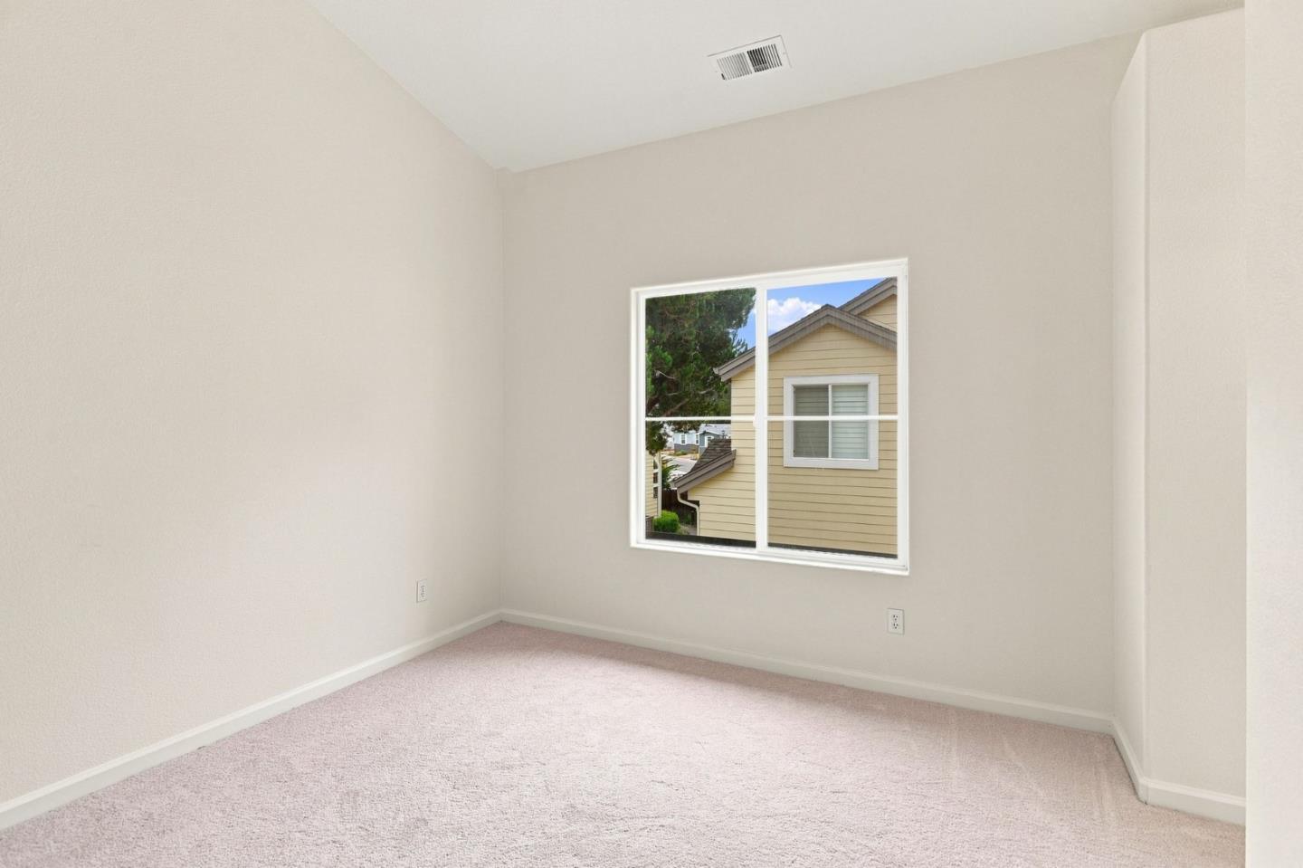 34 Erin Lane photo 50