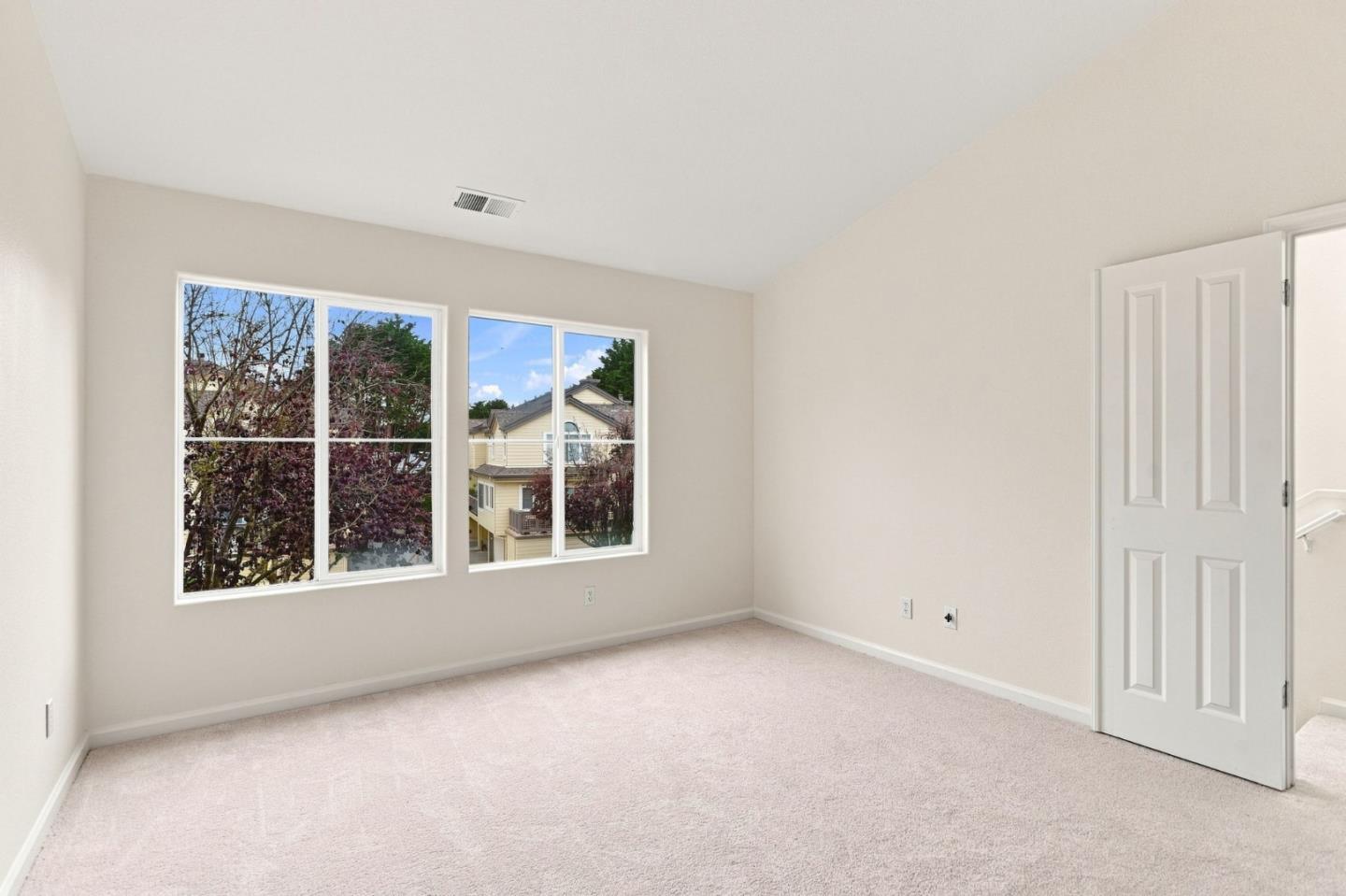 34 Erin Lane photo 54