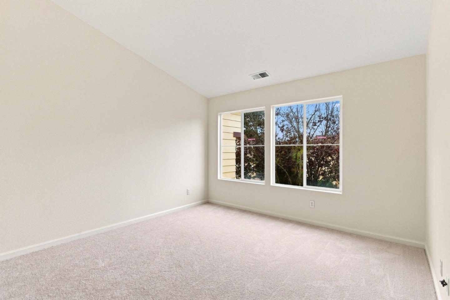 34 Erin Lane photo 55