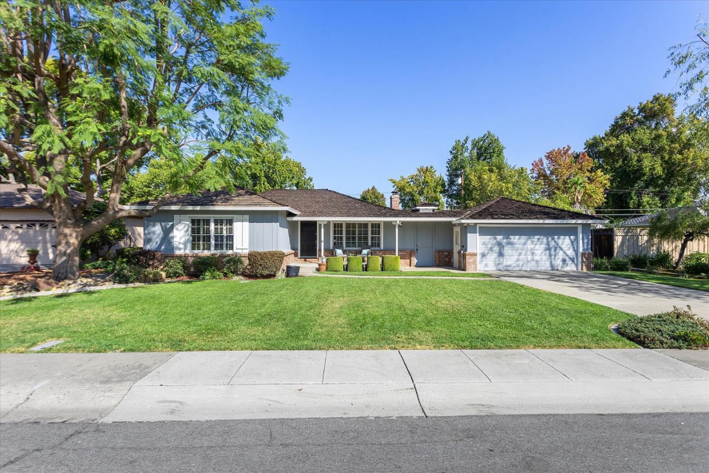1393 Arroyo Seco Drive photo 2