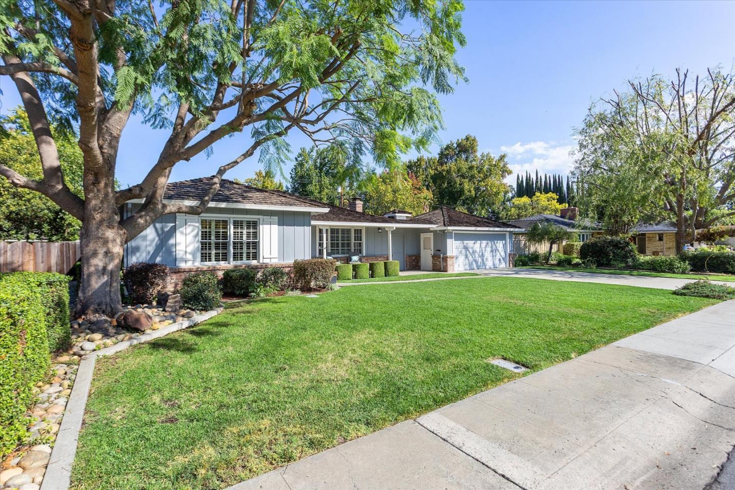1393 Arroyo Seco Drive photo 3