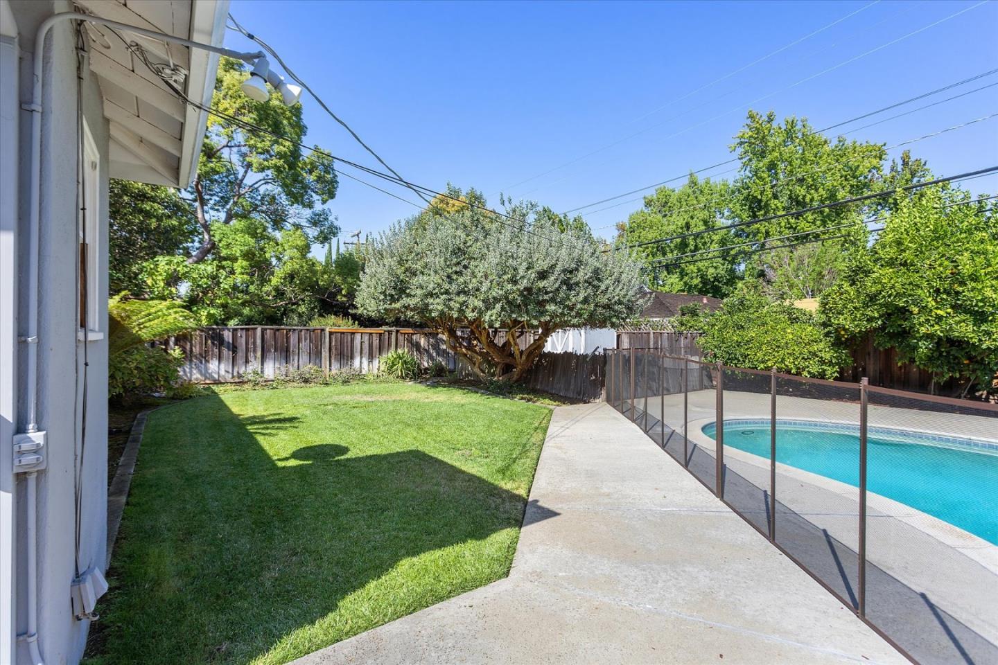 1393 Arroyo Seco Drive photo 35