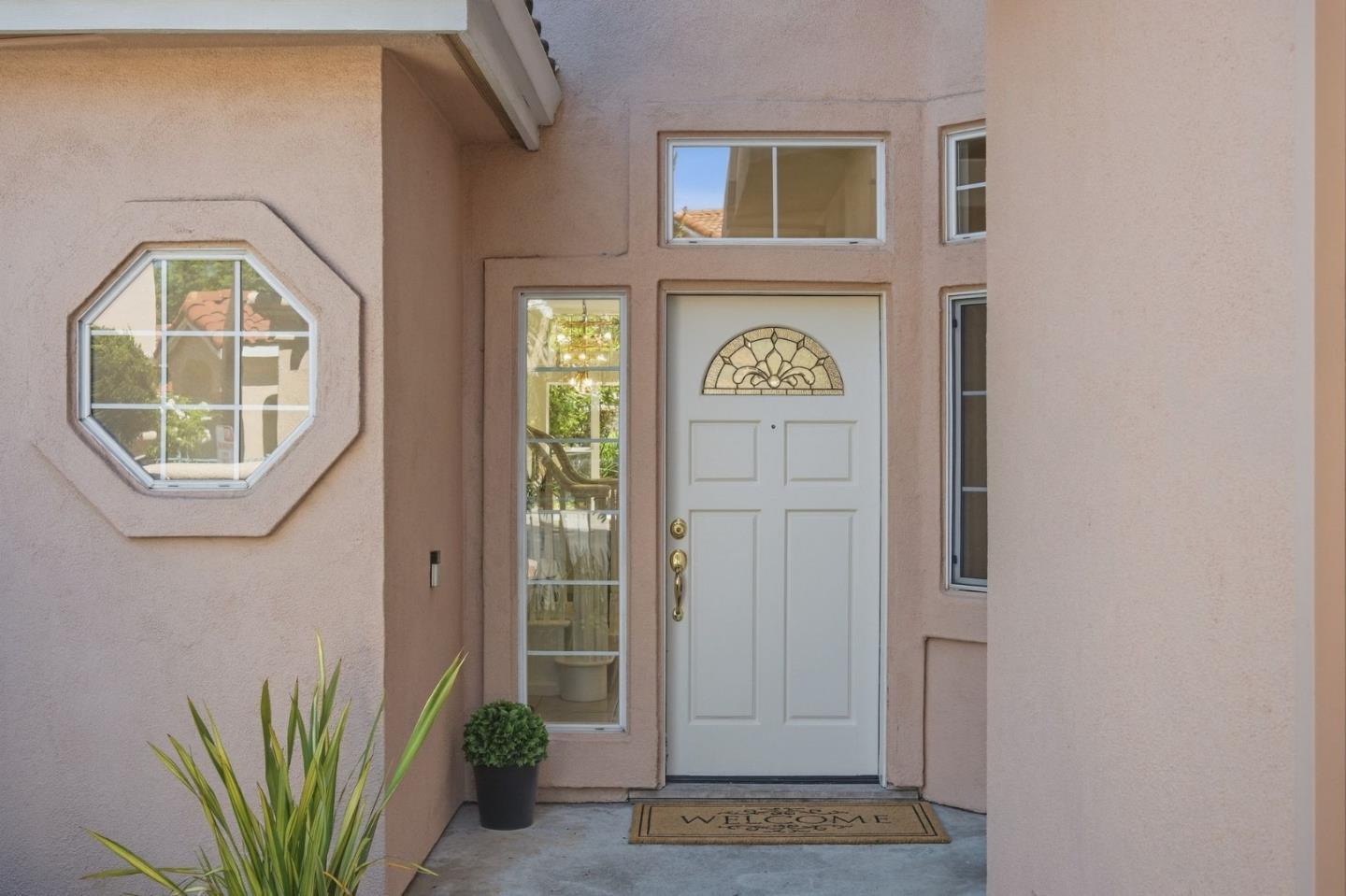 2112 Vizcaya Way photo 2