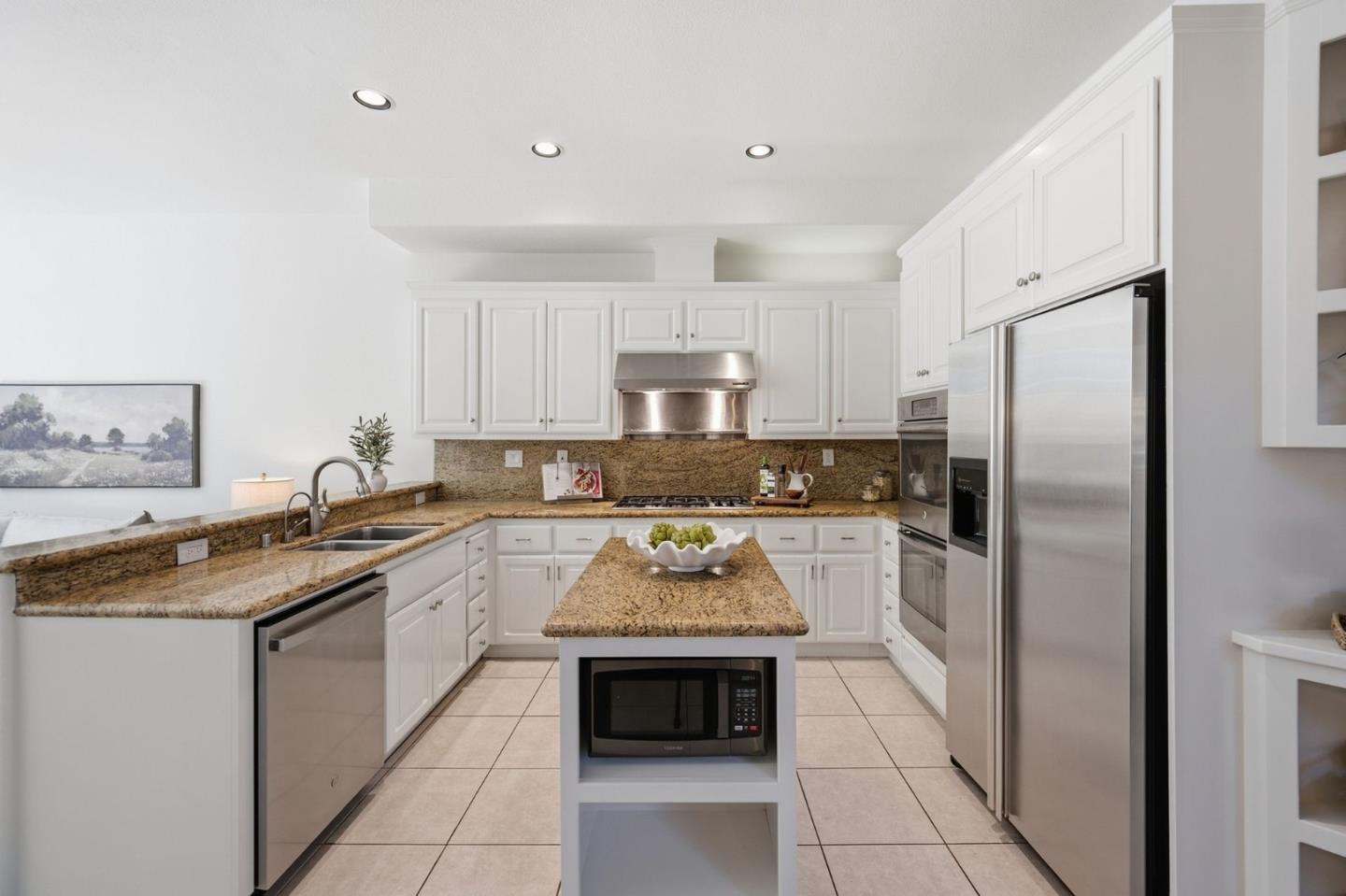 2112 Vizcaya Way photo 13