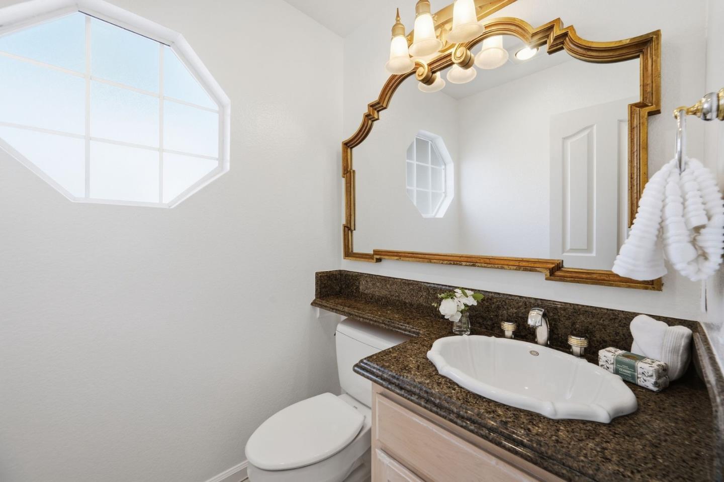 2112 Vizcaya Way photo 9