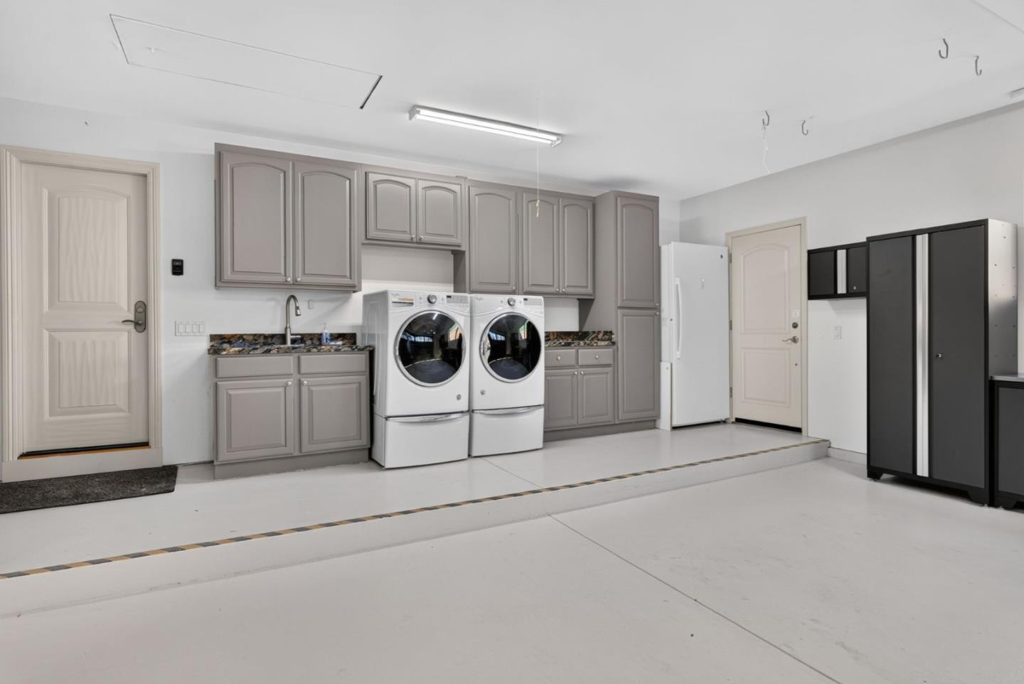 411 Carlyn Avenue photo 47