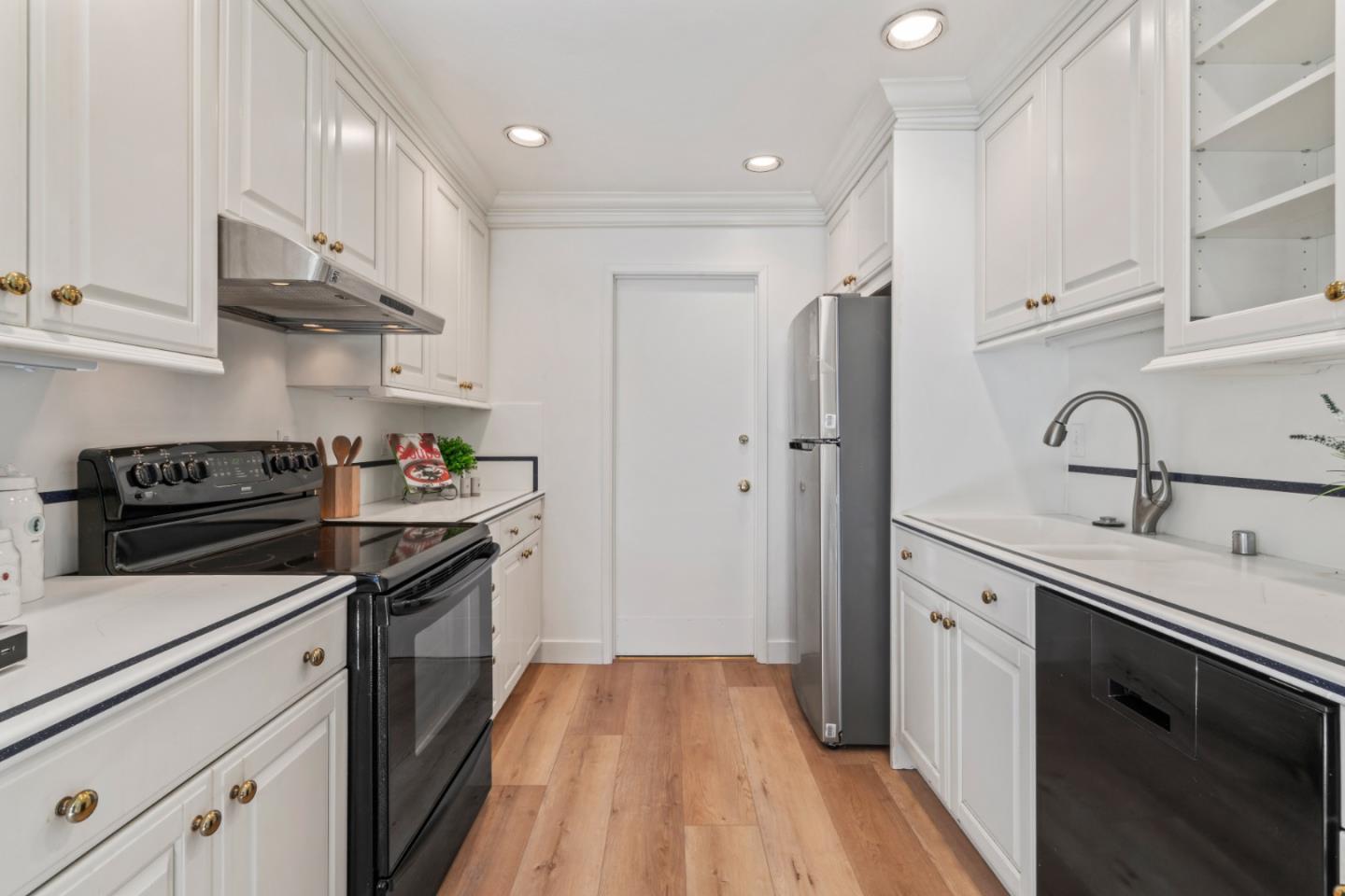 570 Latimer Circle photo 24