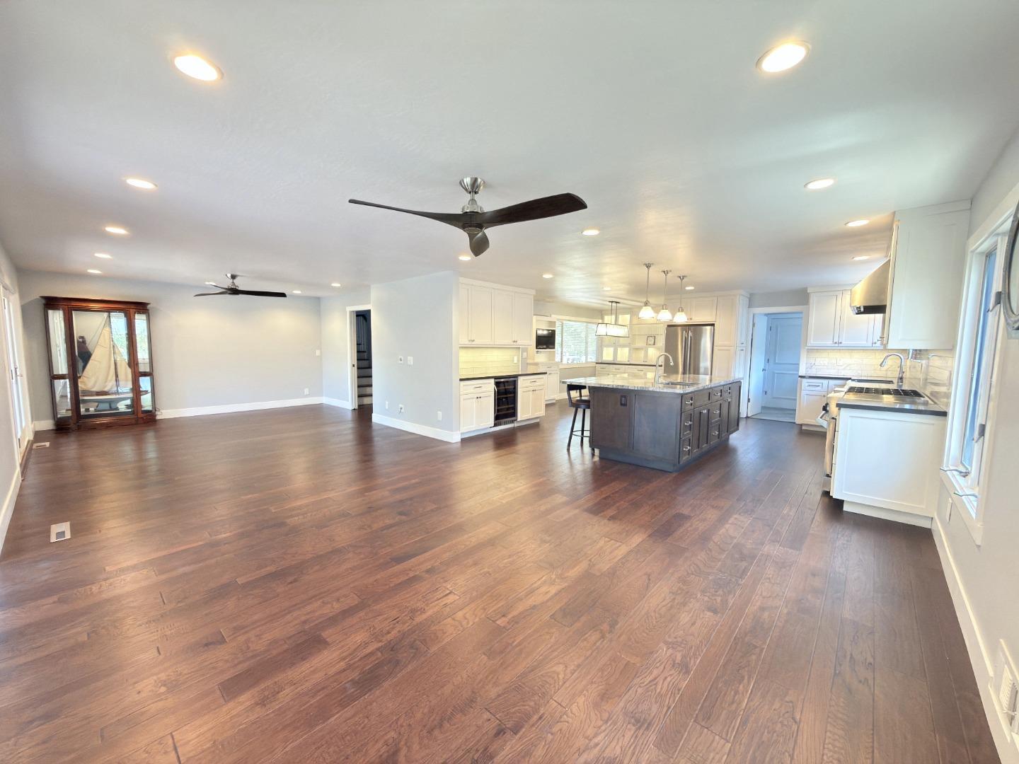 215 Belgatos Road photo 2