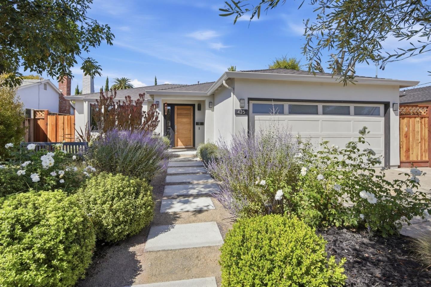 425 Sunberry Drive photo 4