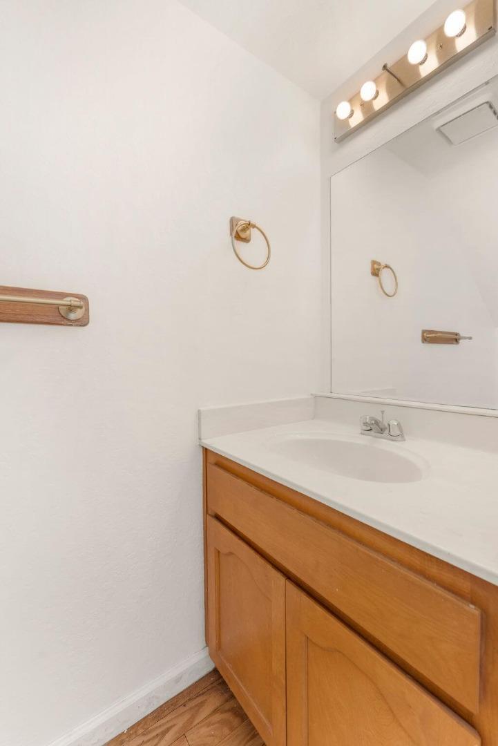 106 Bascom Court photo 7
