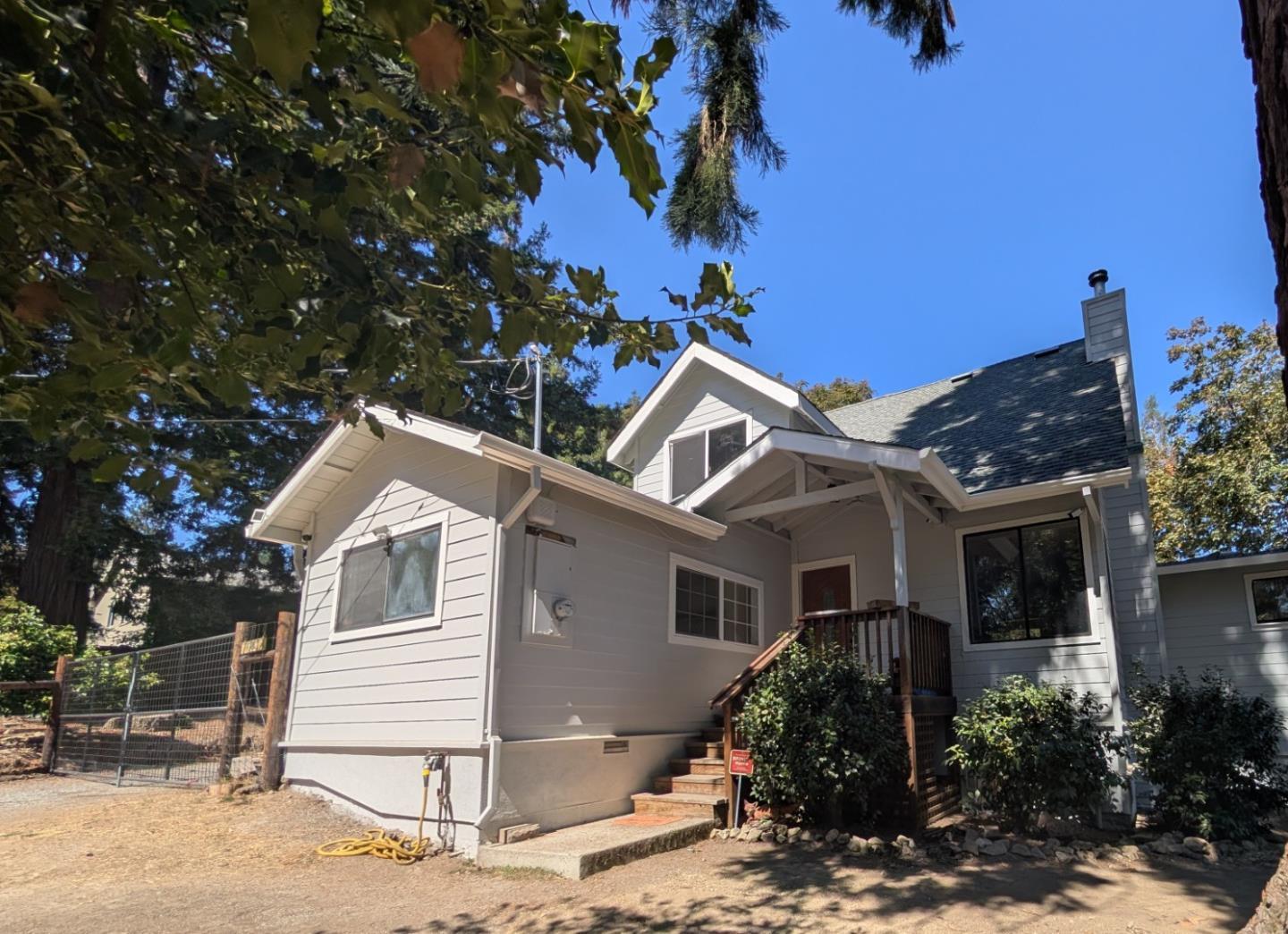 18143 Gloria Court photo 2