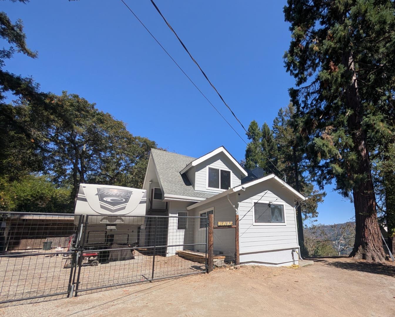 18143 Gloria Court photo 3